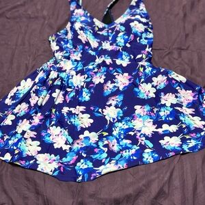 New xl one- piece swimsuit- perfect for summer, the pool, and more